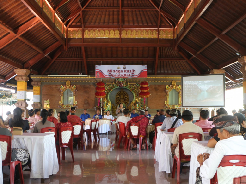 Wujudkan Lingkungan yang Aman dan Nyaman, Polda Bali Gelar Acara Minggu Kasih di Desa Dalung
